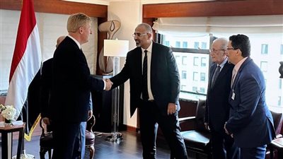 بالتزامن مع انعقاد الدورة الـ78 للجمعية العامة للأمم المتحدة.. الزُبيدي يلتقي نائب رئيس الوزراء البريطاني (صور)