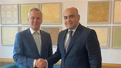سفير مصر لدى مملكة هولندا يلتقي وزير الهجرة الهولندي