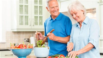 النظام الغذائي المناسب لكبار السن.. توصيات معهد تكنولوجيا الأغذية