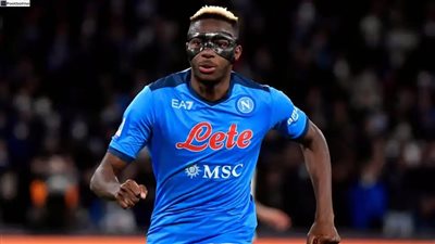  النيجيري فيكتور أوسيمين يصدر بيانا رسميا للرد على شائعة رحيله عن فريق نابولي الإيطالي