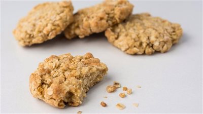 طريقة عمل بسكويت الشوفان دايت للشيف سالي فؤاد.. وصفة للرجيم