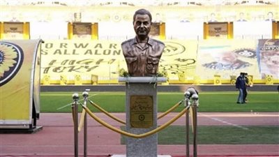 تمثال قاسم سليماني يُشعل أزمة بين فريقي السعودية وإيران.. رفض واعتراض فانسحاب