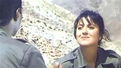 «مادلين طبر» تعيد ارتداء بدلة «الطريق إلى إيلات» (فيديو)