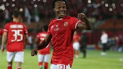 إعلامي مصري يكشف تفاصيل جديدة بشأن الجنوب إفريقي بيرسي تاو نجم النادي الأهلي