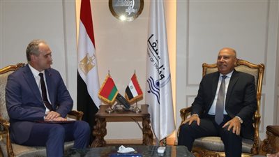 مصر.. مباحثات لتوطين صناعة الاتوبيسات الكهربائية والشاحنات في مصر وإنشاء مركز للحبوب 