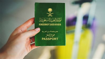 خطوات تحويل تأشيرة الزيارة إلى إقامة في السعودية (رابط)