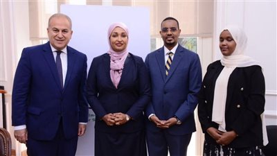 وزيرة البيئة الصومالية تزور مركز القاهرة الدولي في إطار التعاون بين الجانبين