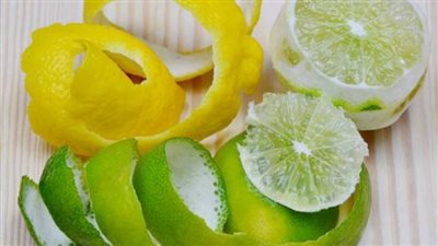 فوائد قشر الليمون المغلي للتنظيف.. وصفة صابون رائع للتلميع والتعقيم