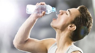 لماذا يشعر بعضنا بالعطش دائما؟.. 