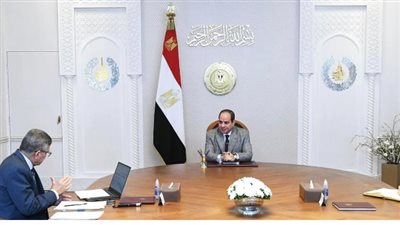 عاجل.. السيسى يطلع على بيان حركة الملاحة بقناة السويس للعام المالى 2022/2023