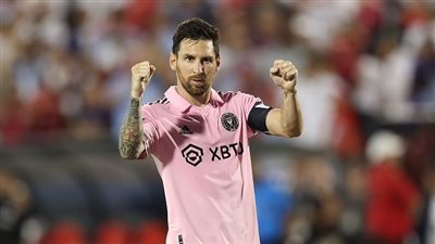 تقارير صحفية: فرانس فوتبول أبلغت ميسي بفوزه بالكرة الذهبية 2023