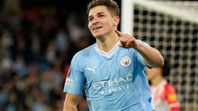 هل ينضم جوليان ألفاريز إلى برشلونة؟