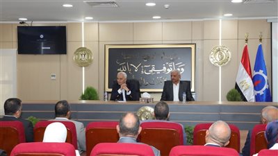 مصر.. اجتماع مع قيادات التربية والتعليم ومديري الإدارات التعليمية بالسويس