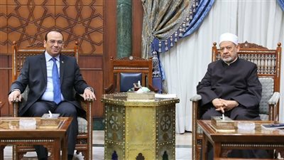 شيخ الأزهر يلتقي وزير الشؤون الدينية بتونس لبحث سُبُل تعزيز التعاون في المجالات العلميَّة والدعويَّة