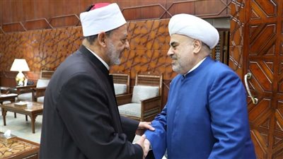 رئيس إدارة مسلمي القوقاز يلتقي شيخ الأزهر ويقدم دعوةً له رسميةً لزيارة البلاد