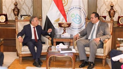 مصر.. رئيس هيئة الرعاية الصحية يستقبل نقيب عام الأطباء الجديد 