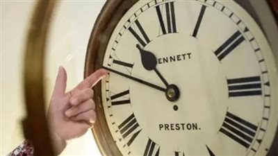 موعد تغيير الساعة في مصر 