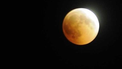 موعد خسوف القمر الأخير في 2023