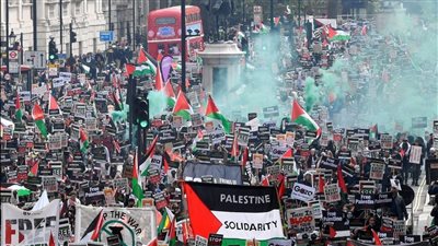 بأكثر من 100 شخص.. مظاهرات حاشدة تجوب لندن دعمًا لـ فلسطين (صور)