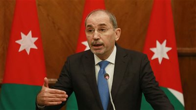 وزير الخارجية الجزائري يلتقي نظيره الأردني