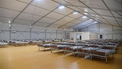 شاهد.. تجهيز مستشفى ميداني في سيناء استعدادا لاستقبال مصابي غزة (فيديو)