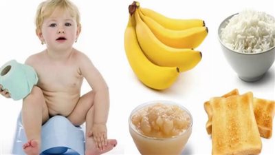 علاج الإسهال للأطفال في البيت.. الموز وماء الأرز ومحلول الجفاف علاجات مطروحة