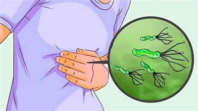 أسباب جرثومة المعدة بالتفصيل وطرق انتقال العدوى.. 5 عوامل خطر