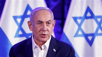 وسط اشتباكات.. مظاهرات بجوار منزل نتنياهو للمطالبة برحيله 