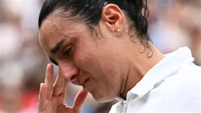 دخلت في نوبة بكاء.. 