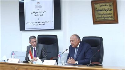 وزير الخارجية يلتقي الملحقين العسكريين المرشحين للعمل بالتمثيل الدبلوماسي العسكري بالخارج