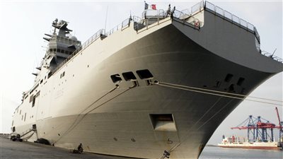 فرنسا تعتزم إرسال حاملة مروحيات 