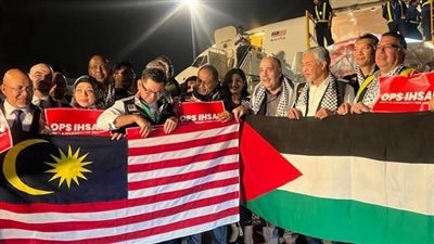 السفير المصري بماليزيا يشارك في مراسم شحن دفعة مساعدات إلى قطاع غزة