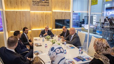 مصر.. رئيس اقتصادية قناة السويس يلتقي وفد أسياد العمانية لبحث التعاون