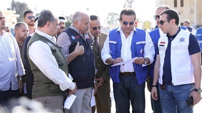 وزير الصحة ومحافظ شمال سيناء يتفقدان أقسام مستشفى العريش العام 