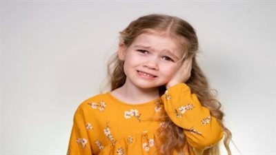 علاج ألم الأذن عند الأطفال.. بتمارين عضلات العنق