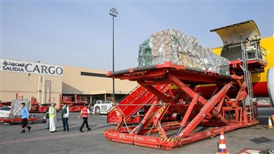 وصول الطائرة الإغاثية السعودية الخامسة لإغاثة الشعب الفلسطيني في غزة