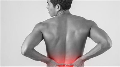 ألم أسفل الظهر فوق المؤخرة عند الرجال.. 6 أسباب تسبب الآلام