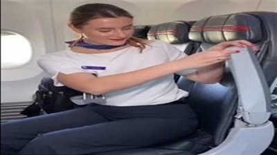 هذا ما يحدث عنده استخدامه.. زر سري مخفي على مقاعد الطائرات