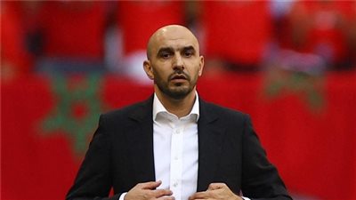 الركراكي وكولر ضمن القائمة النهائية لأفضل مدرب في إفريقيا