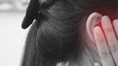 أحسن طرق علاج ألم الأذن.. مضادات الالتهاب كافية