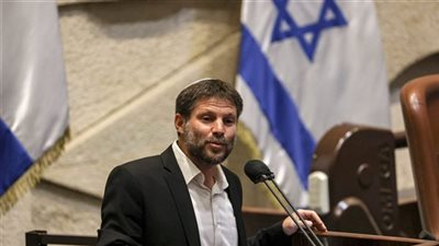 حزب وزير المالية الإسرائيلي ينتقد صفقة الإفراج عن الرهائن ويدعو لاستمرار الحرب