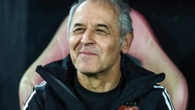 حقيقة وجود خلاف بين بيرسي تاو مهاجم الفريق والسويسري مارسيل كولر المدير الفني للأهلي