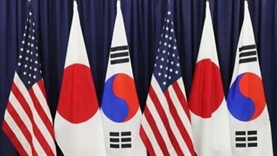 كوريا وأمريكا واليابان تعقد مباحثات لإجراء مناورات بحرية مشتركة