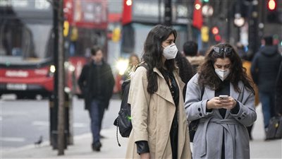 بريطانيا تسجل أول إصابة بشرية بفيروس يصيب الخنازير.. هل تبدأ جائحة جديدة؟