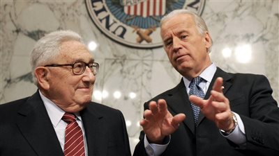 الثعلب هنري كيسنجر.. تسبب في وفاة ملايين الأبرياء ثم حصد نوبل للسلام