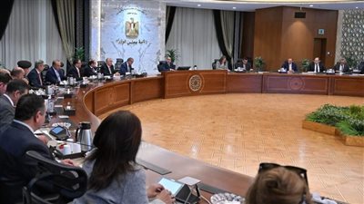 رئيس الوزراء يترأس الاجتماع الأول للجنة المُشكلة لضبط الأسواق وأسعار السلع