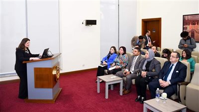 وزيرة الهجرة تتابع تصويت الانتخابات الرئاسية في الخارج مع أبناء الجاليات المصرية في عدة دول