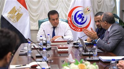 وزير الصحة يناقش إنشاء مصنع السرنجات ذاتية التلف