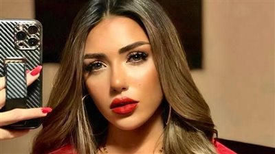 بإطلالة شتوية بالجلد الأسود.. سارة سلامة تنشر صور جديدة وتتصدر التريند 