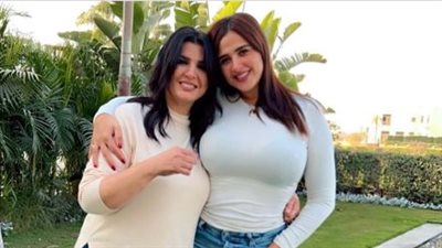 بعدما تصدرت التريند.. سر الصداقة بين ياسمين عبد العزيز ومنى الشاذلي